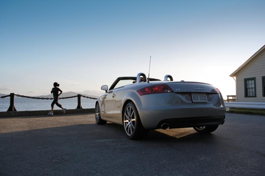  Audi TT Roadster (8J) 2007 года  (NA) (фото 5 из 11)